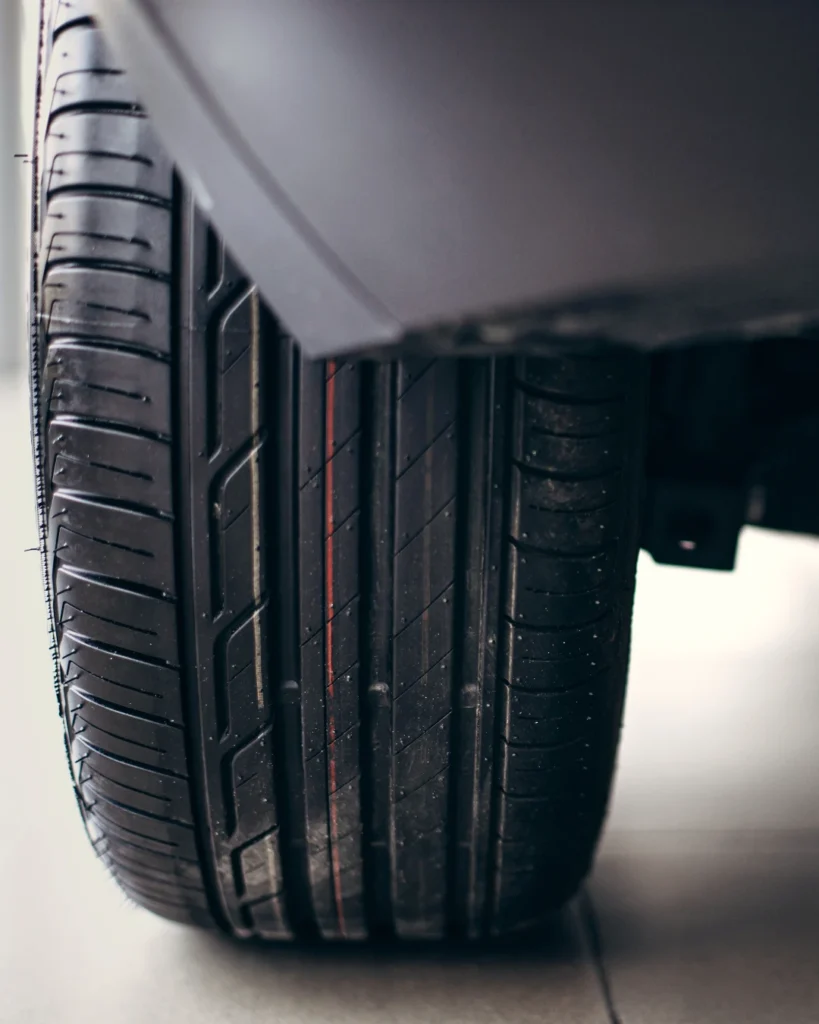 Neue Sommerreifen auf dem Auto bewertet durch den Sachverständigenbüro Schwaben